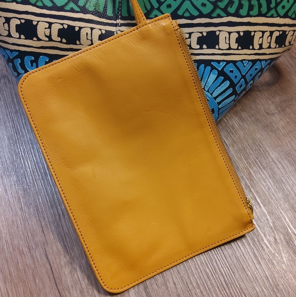 TORY BURCH Amalie XL Tote - Picture 8 of 16